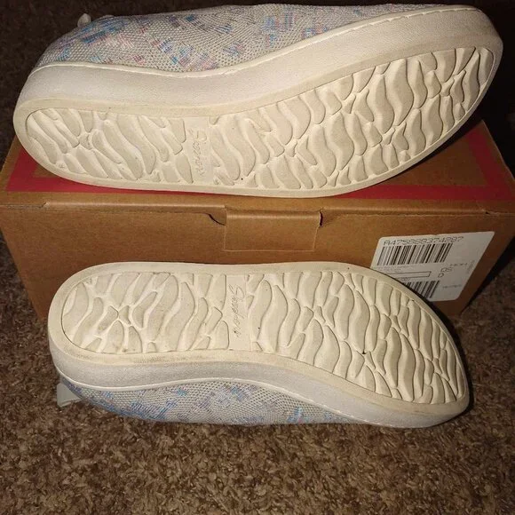 Arch Fit QVC Sketchers Women 9.5 Light Grey Stretchy Slip-on Athleisure Shoes - Picture 4 of 11